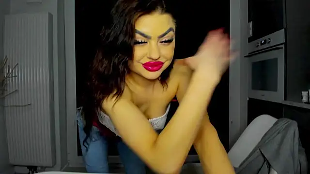 Snapshot of aishahottie chatting on 11, 2, 2025 aishahottie online show from 11, 2, 2025