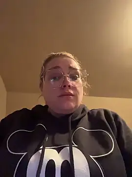 Snapshot of Lalalynn chatting on 11, 5, 2026 Lalalynn online show from 11, 5, 2026
