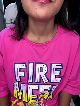 LeisyXO online show from 5, 12, 2024