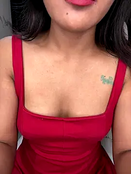 LeisyXO online show from 8, 12, 2024