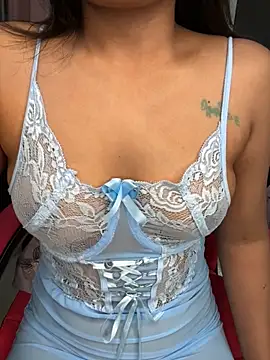 LeisyXO online show from 5, 11, 2025