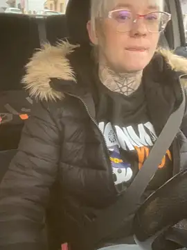 poussichienne online show from 28, 11, 2025