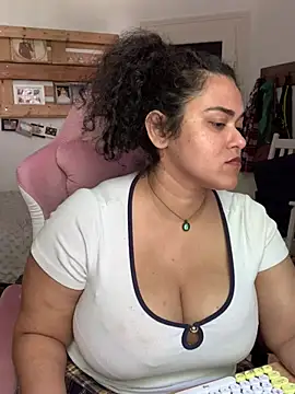 Snapshot of Curvydesifromgermany chatting on 10, 7, 2026 Curvydesifromgermany online show from 10, 7, 2026