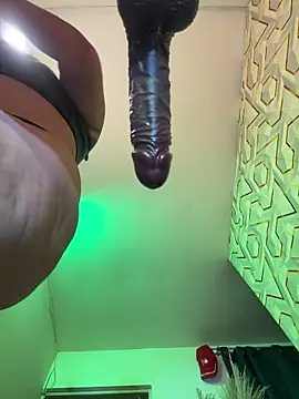 Snapshot of lenny_boobs chatting on 31, 5, 2026 lenny boobs online show from 31, 5, 2026