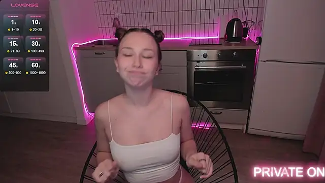 Snapshot of Anny_Limis chatting on 1, 2, 2025 Anny Limis online show from 1, 2, 2025