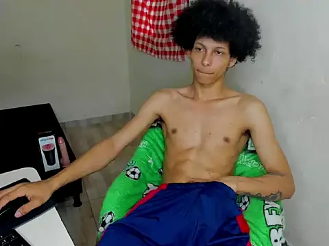 Snapshot of cardrey05 chatting on 25, 9, 2025 cardrey05 online show from 25, 9, 2025