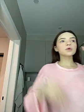 Snapshot of AnaWest chatting on 4, 1, 2025 AnaWest online show from 4, 1, 2025