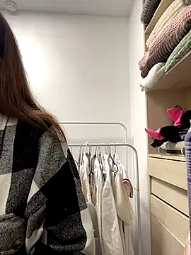 Snapshot of AnaWest chatting on 14, 9, 2025 AnaWest online show from 14, 9, 2025