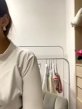 Snapshot of AnaWest chatting on 16, 9, 2025 AnaWest online show from 16, 9, 2025