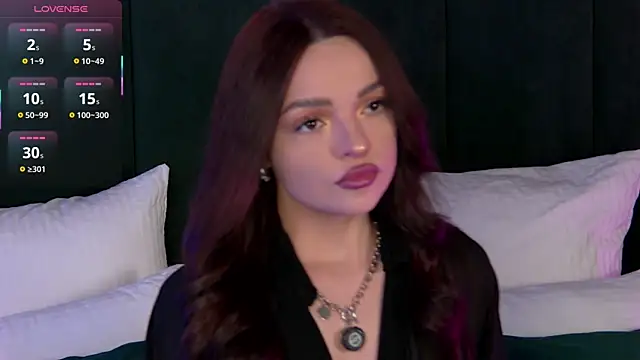 Snapshot of AnaWest chatting on 9, 10, 2025 AnaWest online show from 9, 10, 2025