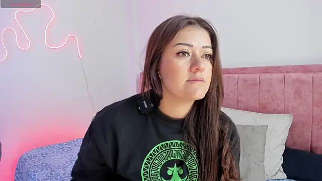 Snapshot of Sofiawilson_ chatting on 22, 4, 2026 Sofiawilson online show from 22, 4, 2026