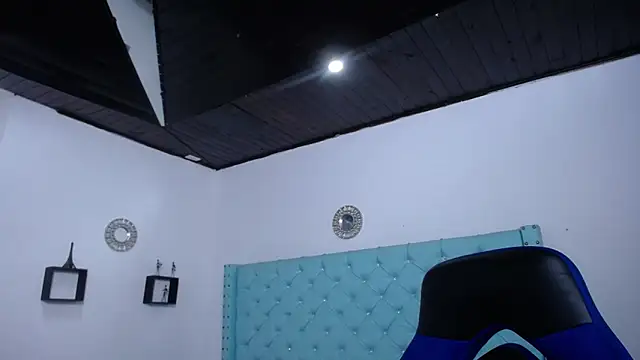 antonella sweetlittle online show from 11, 4, 2026