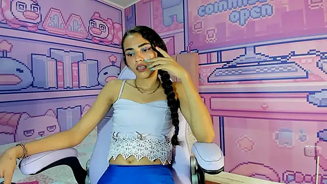 Snapshot of Evelin_shy chatting on 17, 11, 2025 Evelin shy online show from 17, 11, 2025