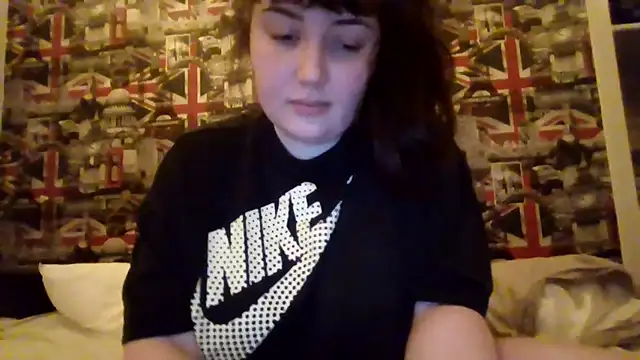 Lynylou online show from 5, 1, 2026