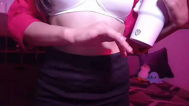 Snapshot of MidnightFlame chatting on 28, 10, 2025 MidnightFlame online show from 28, 10, 2025