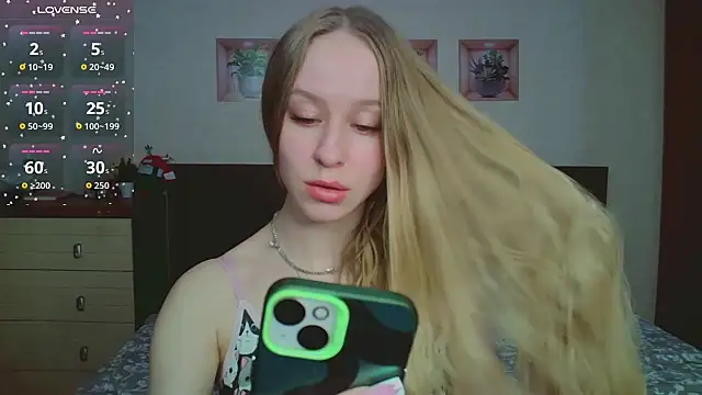 Snapshot of Lily__Devil chatting on 20, 2, 2026 Lily Devil online show from 20, 2, 2026