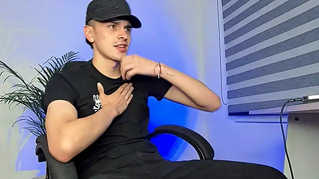 Snapshot of bastia_noooo chatting on 21, 9, 2025 bastia noooo online show from 21, 9, 2025