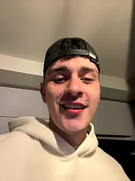 Snapshot of bastia_noooo chatting on 17, 10, 2025 bastia noooo online show from 17, 10, 2025