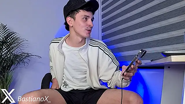 Snapshot of bastia_noooo chatting on 4, 11, 2025 bastia noooo online show from 4, 11, 2025