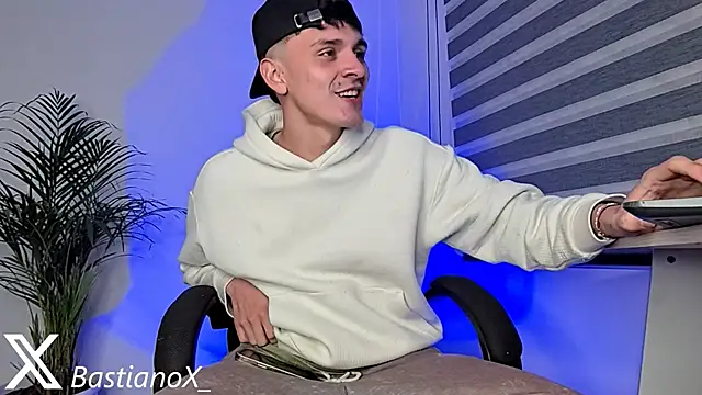 Snapshot of bastia_noooo chatting on 8, 11, 2025 bastia noooo online show from 8, 11, 2025