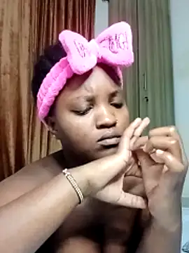 Snapshot of Ebony_butt chatting on 30, 11, 2025 Ebony butt online show from 30, 11, 2025