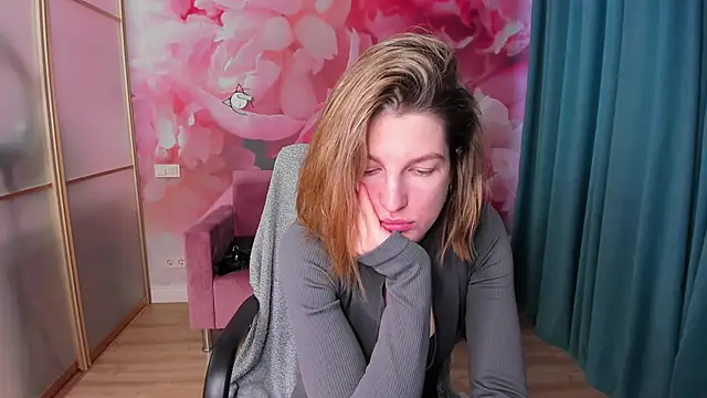 EmilyWalkeri online show from 28, 1, 2025