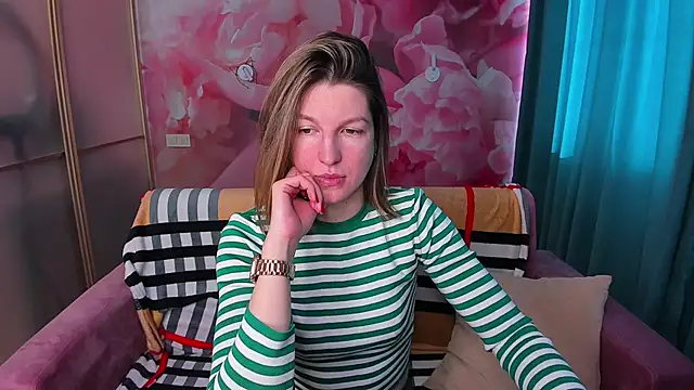 EmilyWalkeri online show from 25, 2, 2025
