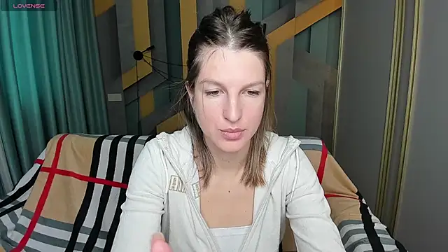 EmilyWalkeri online show from 13, 10, 2025