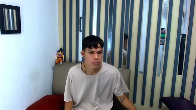 Snapshot of Levis_Montes chatting on 18, 12, 2024 Levis Montes online show from 18, 12, 2024