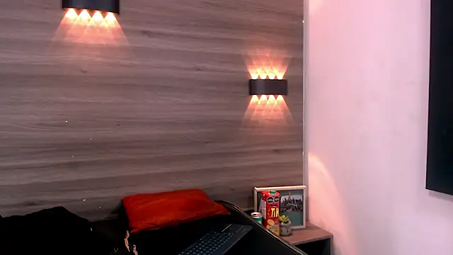 Snapshot of Levis_Montes chatting on 19, 12, 2024 Levis Montes online show from 19, 12, 2024