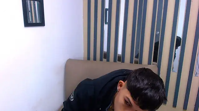 Snapshot of Levis_Montes chatting on 4, 1, 2025 Levis Montes online show from 4, 1, 2025