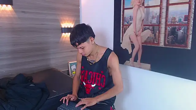 Snapshot of Levis_Montes chatting on 9, 1, 2025 Levis Montes online show from 9, 1, 2025