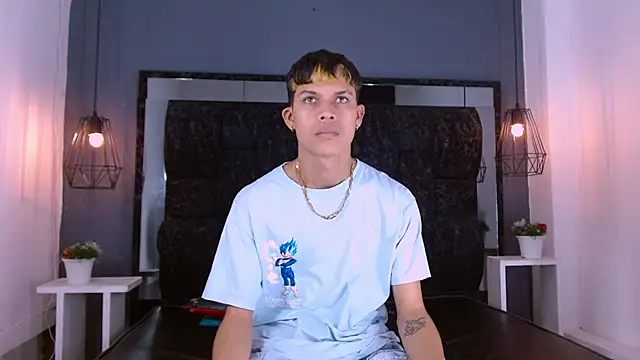 Snapshot of Levis_Montes chatting on 13, 1, 2025 Levis Montes online show from 13, 1, 2025