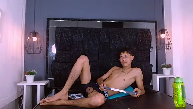 Snapshot of Levis_Montes chatting on 13, 1, 2025 Levis Montes online show from 13, 1, 2025