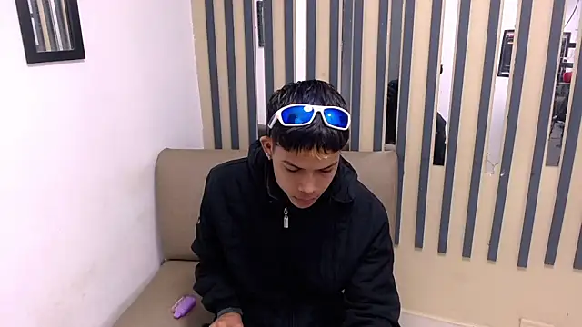 Snapshot of Levis_Montes chatting on 28, 1, 2025 Levis Montes online show from 28, 1, 2025