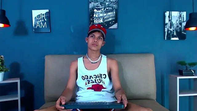 Snapshot of Levis_Montes chatting on 2, 2, 2025 Levis Montes online show from 2, 2, 2025