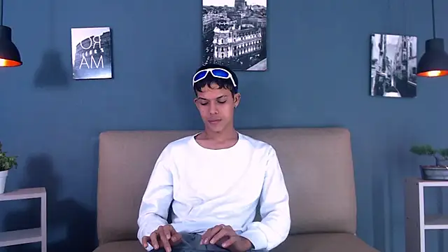 Snapshot of Levis_Montes chatting on 5, 2, 2025 Levis Montes online show from 5, 2, 2025