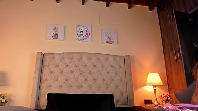 Snapshot of allisson_m chatting on 19, 4, 2026 allisson m online show from 19, 4, 2026