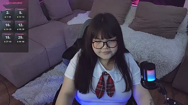 Snapshot of LeyaKan chatting on 12, 1, 2025 LeyaKan online show from 12, 1, 2025