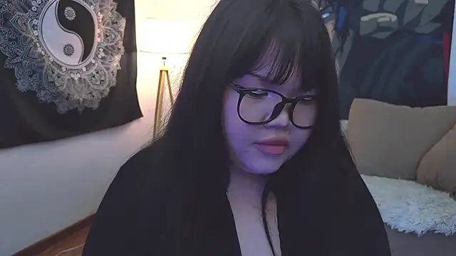 Snapshot of LeyaKan chatting on 9, 2, 2025 LeyaKan online show from 9, 2, 2025