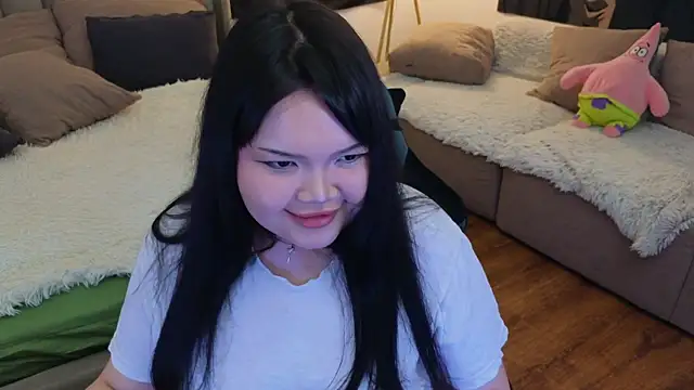 Snapshot of LeyaKan chatting on 5, 3, 2025 LeyaKan online show from 5, 3, 2025