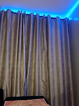 Snapshot of C-yoyo chatting on 12, 4, 2026 C-yoyo online show from 12, 4, 2026