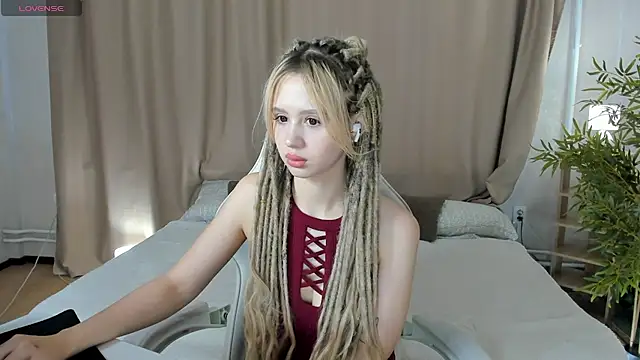Snapshot of Valerie_Woods chatting on 14, 7, 2026 Valerie Woods online show from 14, 7, 2026
