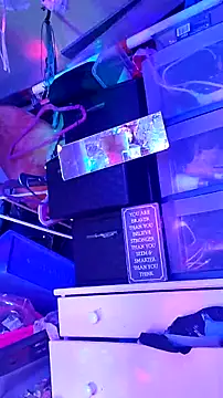 gurlnips online show from 25, 10, 2025