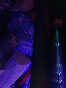 gurlnips online show from 22, 11, 2025