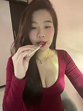 Snapshot of Bae1103 chatting on 6, 3, 2026 Bae1103 online show from 6, 3, 2026