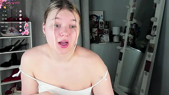 Snapshot of Rebecca_Kelly chatting on 6, 2, 2026 Rebecca Kelly online show from 6, 2, 2026