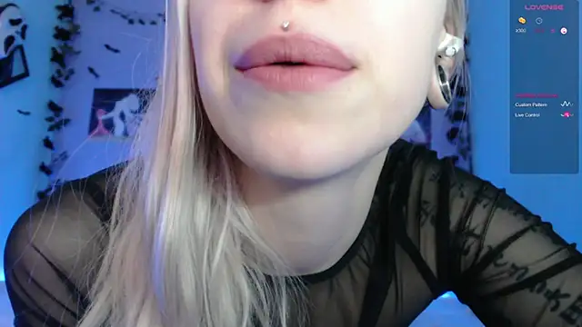 Scarlettsrorm online show from 1, 2, 2025