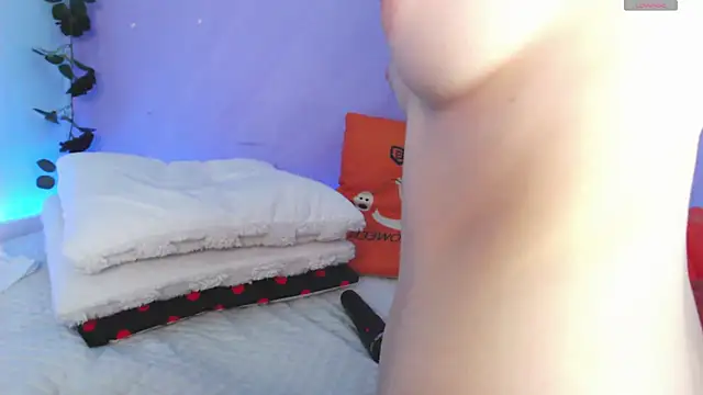 Scarlettsrorm online show from 11, 10, 2025