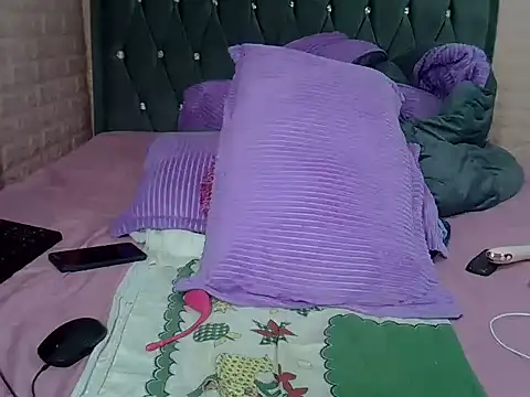 sexybree  online show from 27, 10, 2025